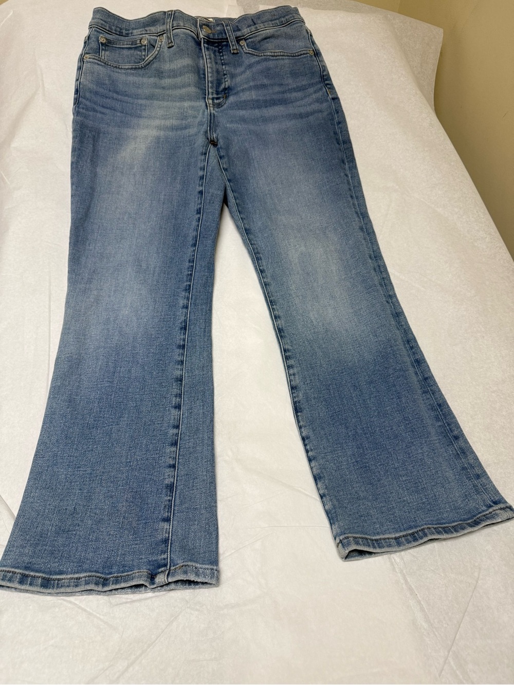 ⭐️Madewell  Mid Rise Kick out Light Blue Jeans⭐️
